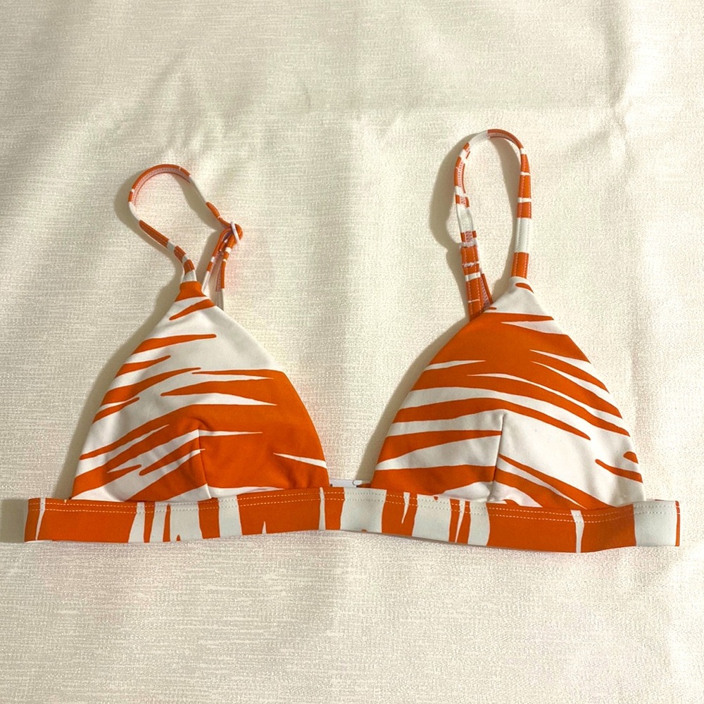 NWOT ONIA Women's Triangle w Adjustable Straps Bikini Top